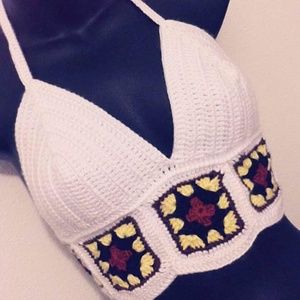 Crochet bikini top- Nude w blue/pink stitching